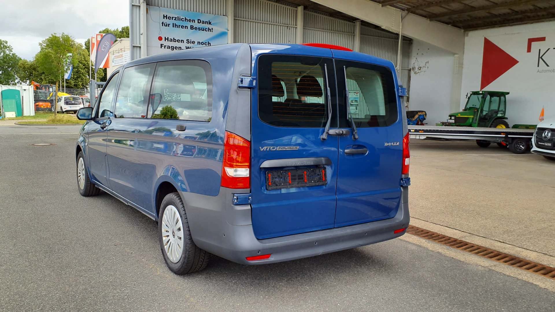 Mercedes-Benz Vito Tourer 114 CDI extralang RWD Automatik Pro photo