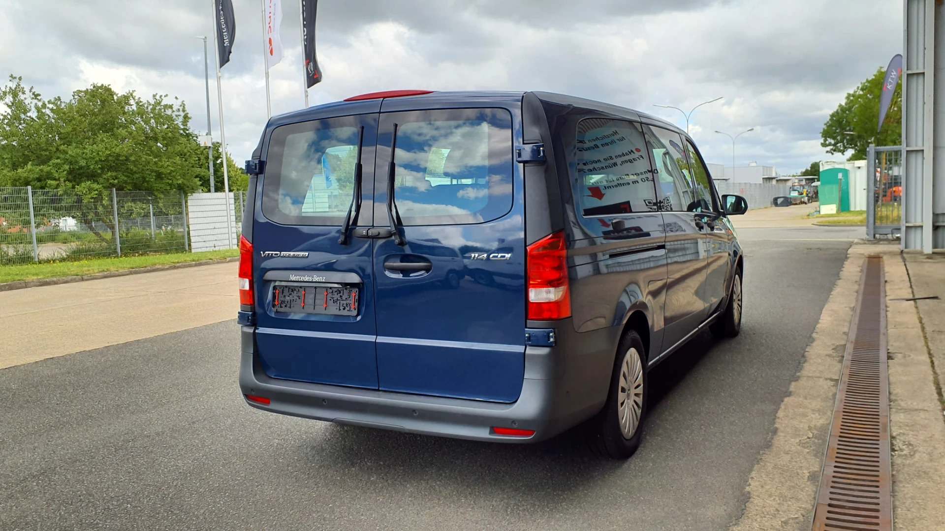 Mercedes-Benz Vito Tourer 114 CDI extralang RWD Automatik Pro photo