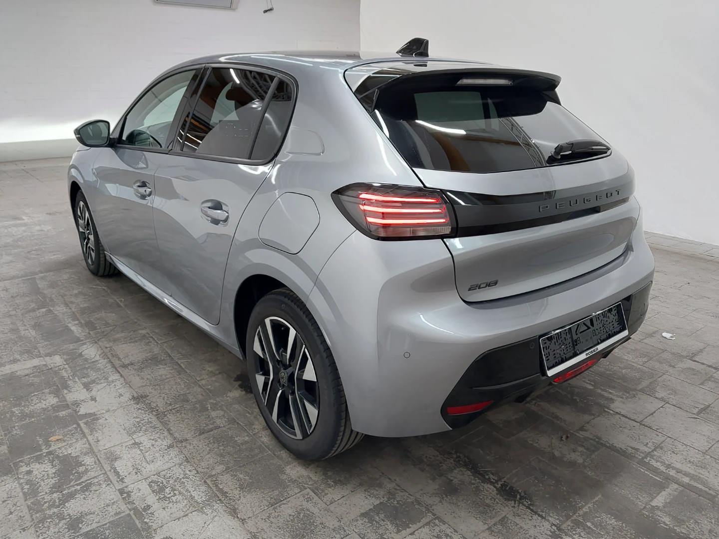 Peugeot 208 1,2 PureTech Allure photo