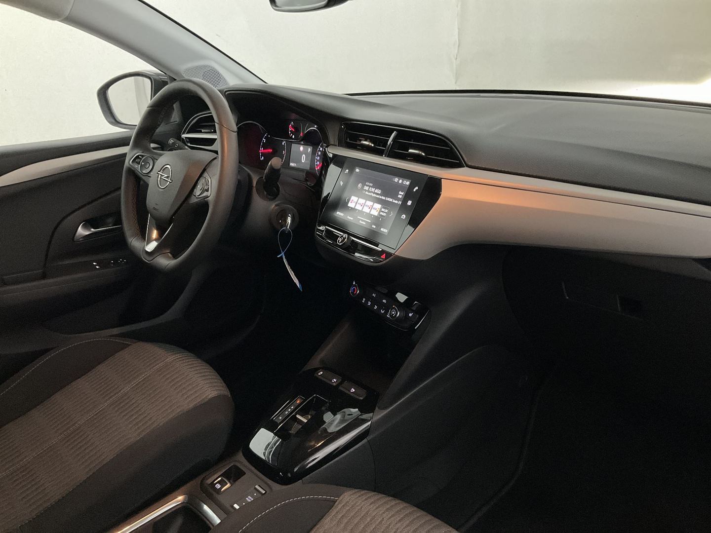 Opel Corsa 1,2 Automatik Edition photo