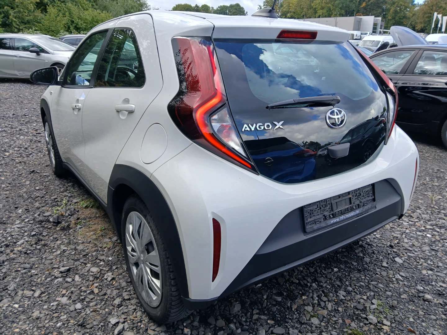 Toyota Aygo X 1,0  Play photo
