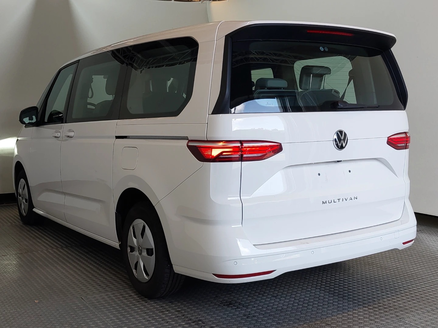 VW Multivan lang 1,5 TSI DSG photo