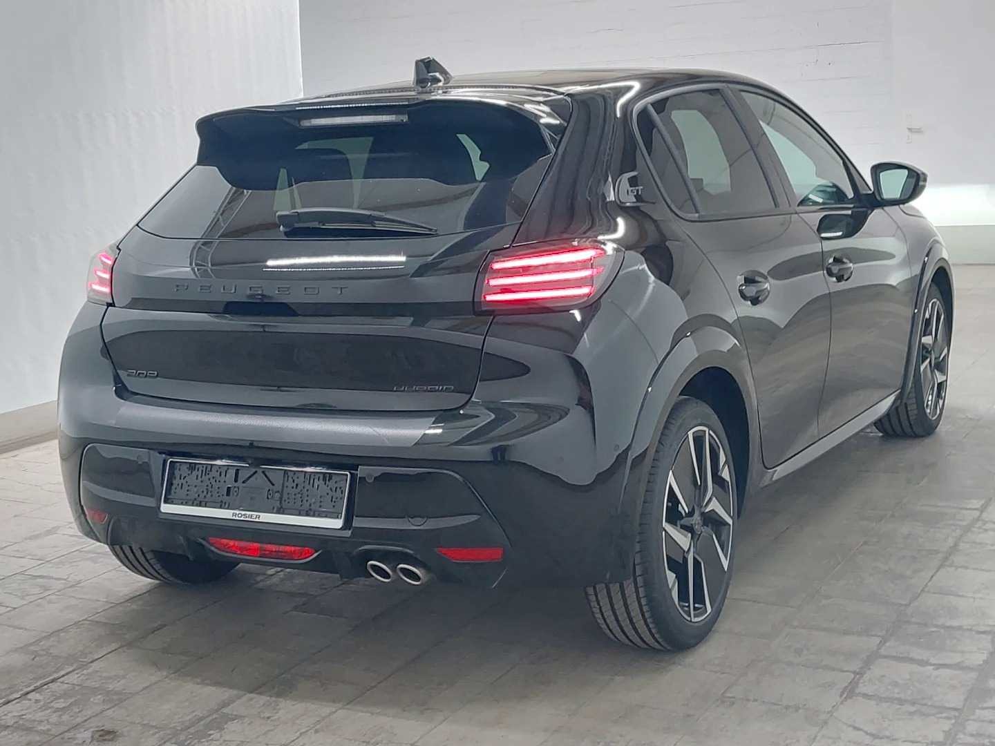 Peugeot 208 GT Hybrid 136 e-DSC6 photo