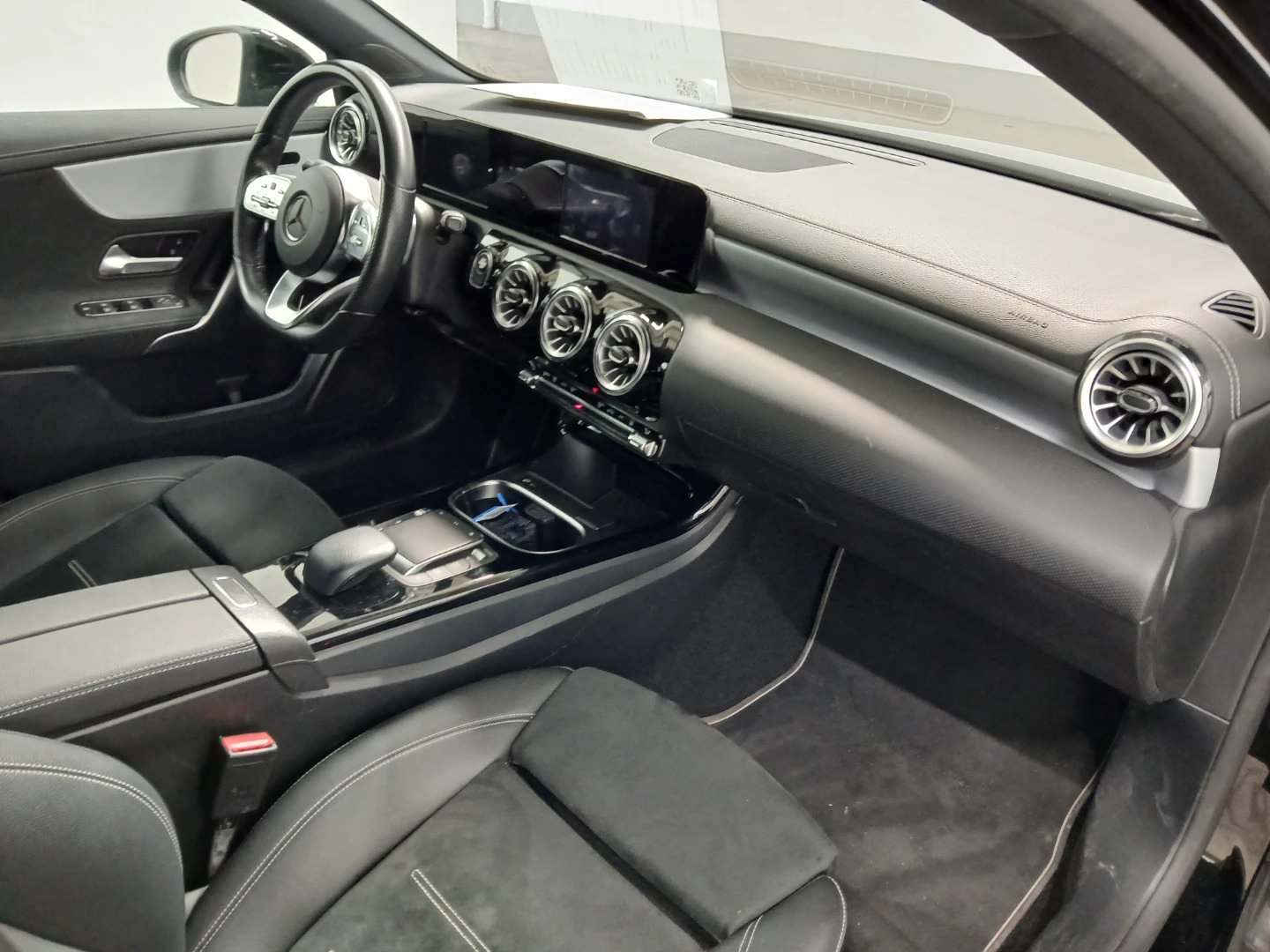 Mercedes-Benz A 250 e 8G-DCT AMG Line/Edition 2020 photo