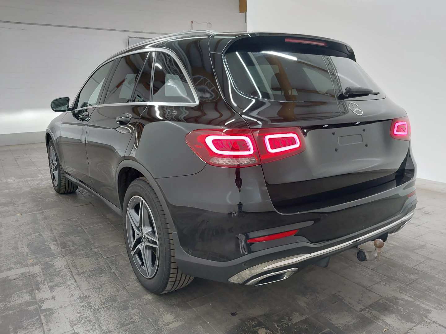 Mercedes-Benz GLC 300 d 4MATIC 9G-TRONIC AMG Line photo