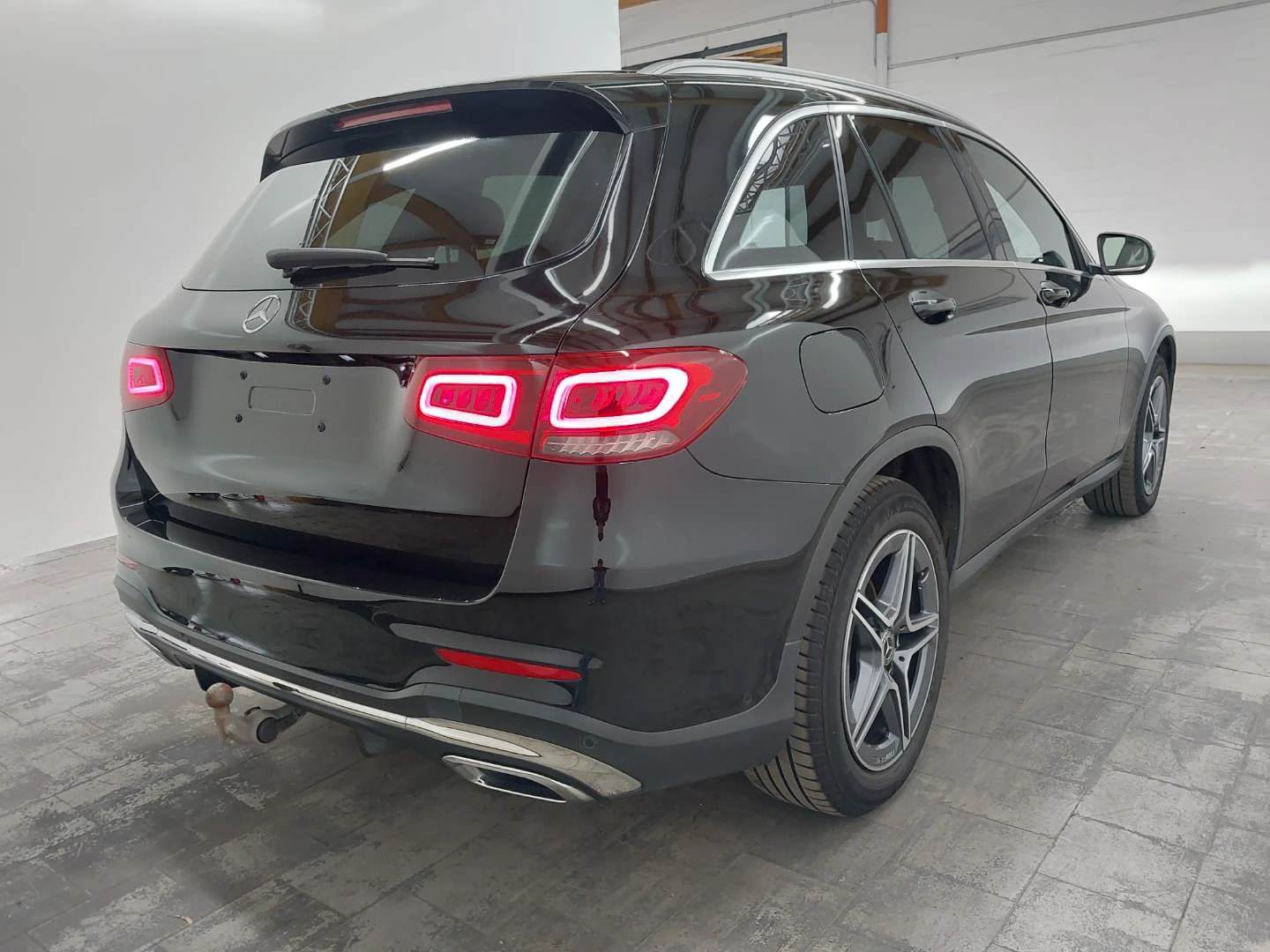 Mercedes-Benz GLC 300 d 4MATIC 9G-TRONIC AMG Line photo