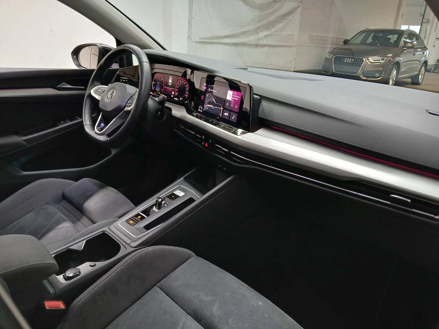 VW Golf Variant 2,0 TDI DSG Life photo