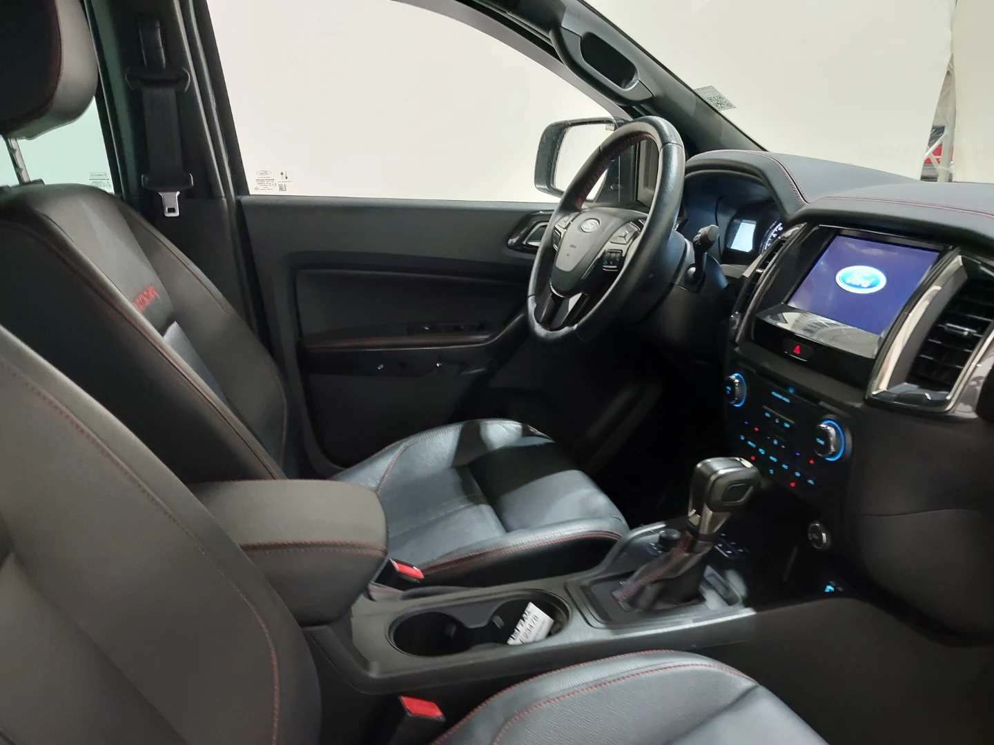 Ford Ranger Doppelkabine 2,0 TDCi Panther 4x4 Automatik Thunder photo