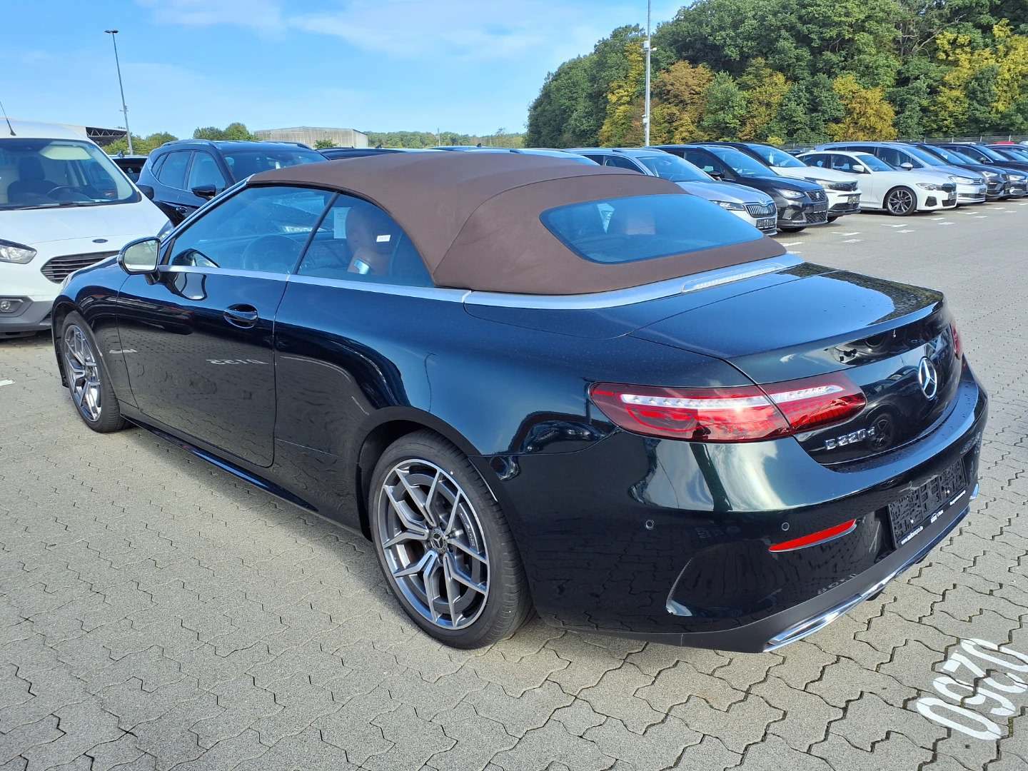 Mercedes-Benz E 220 d Cabriolet 9G-Tronic AMG Line photo