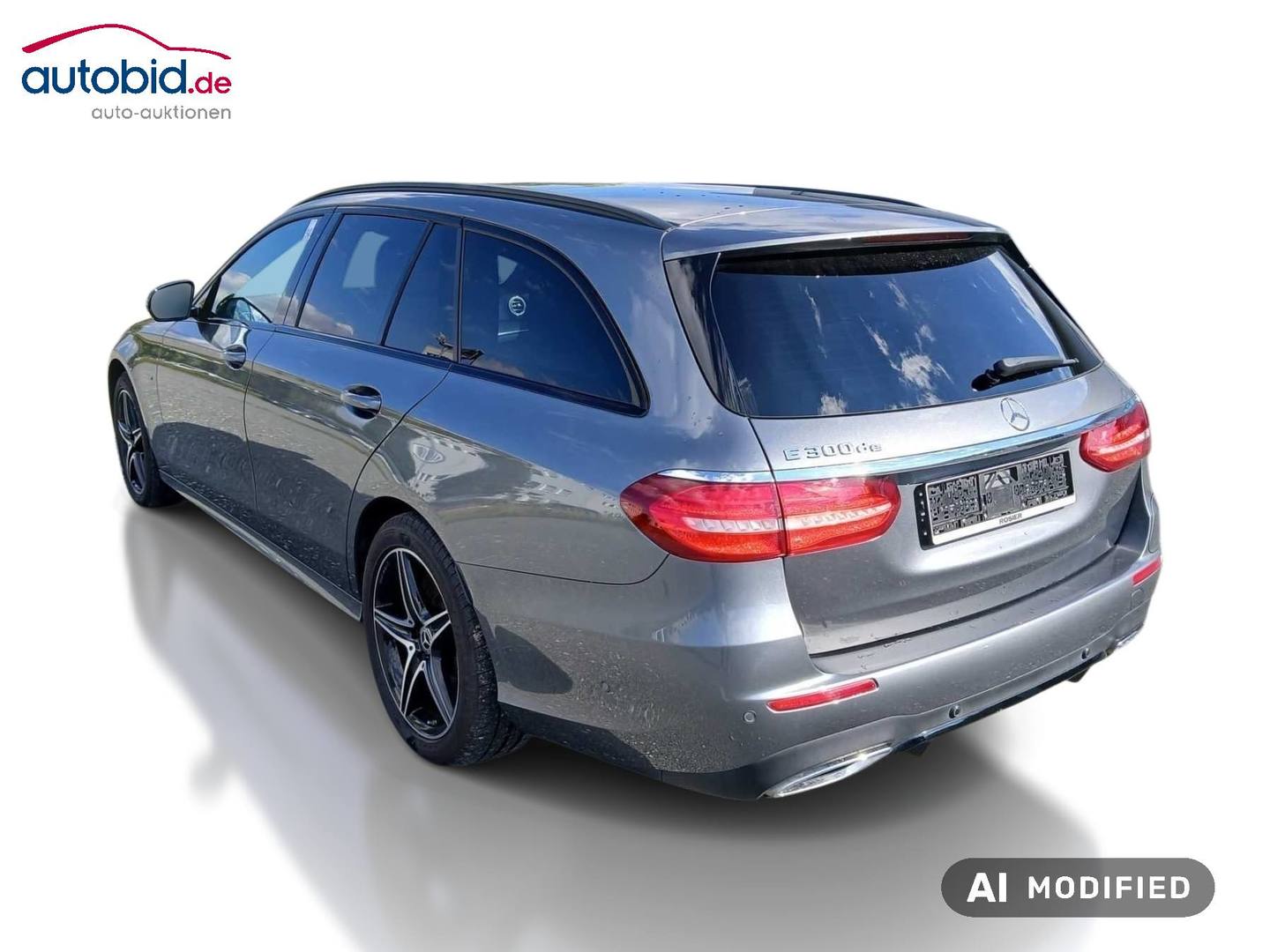 Mercedes-Benz E 300 de T 9G-Tronic AMG Line photo