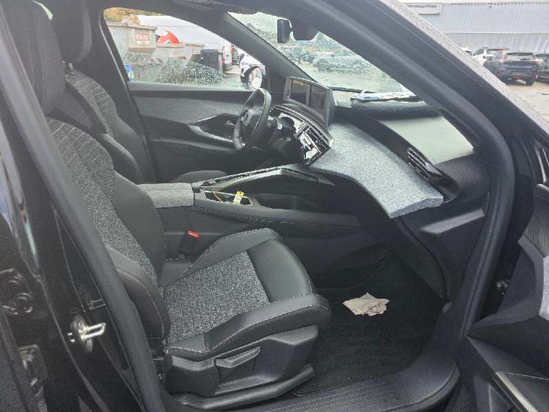 Peugeot 3008 1,2 Hybrid Automatik Allure photo