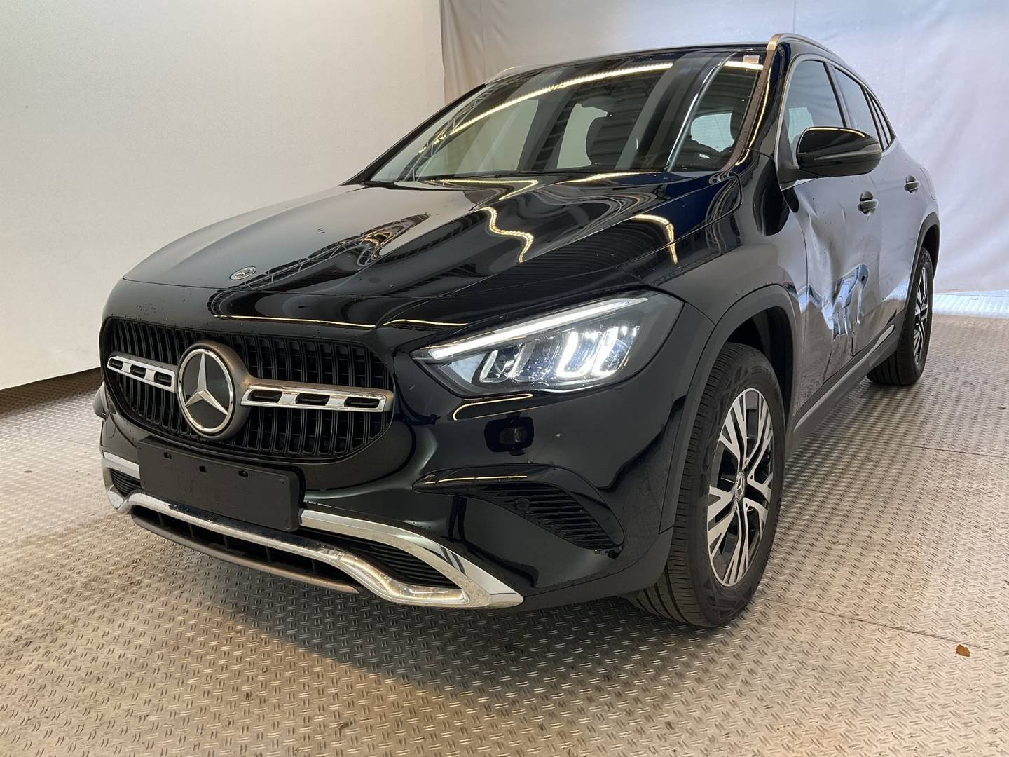 Mercedes-Benz GLA 200 7G-DCT Progressive