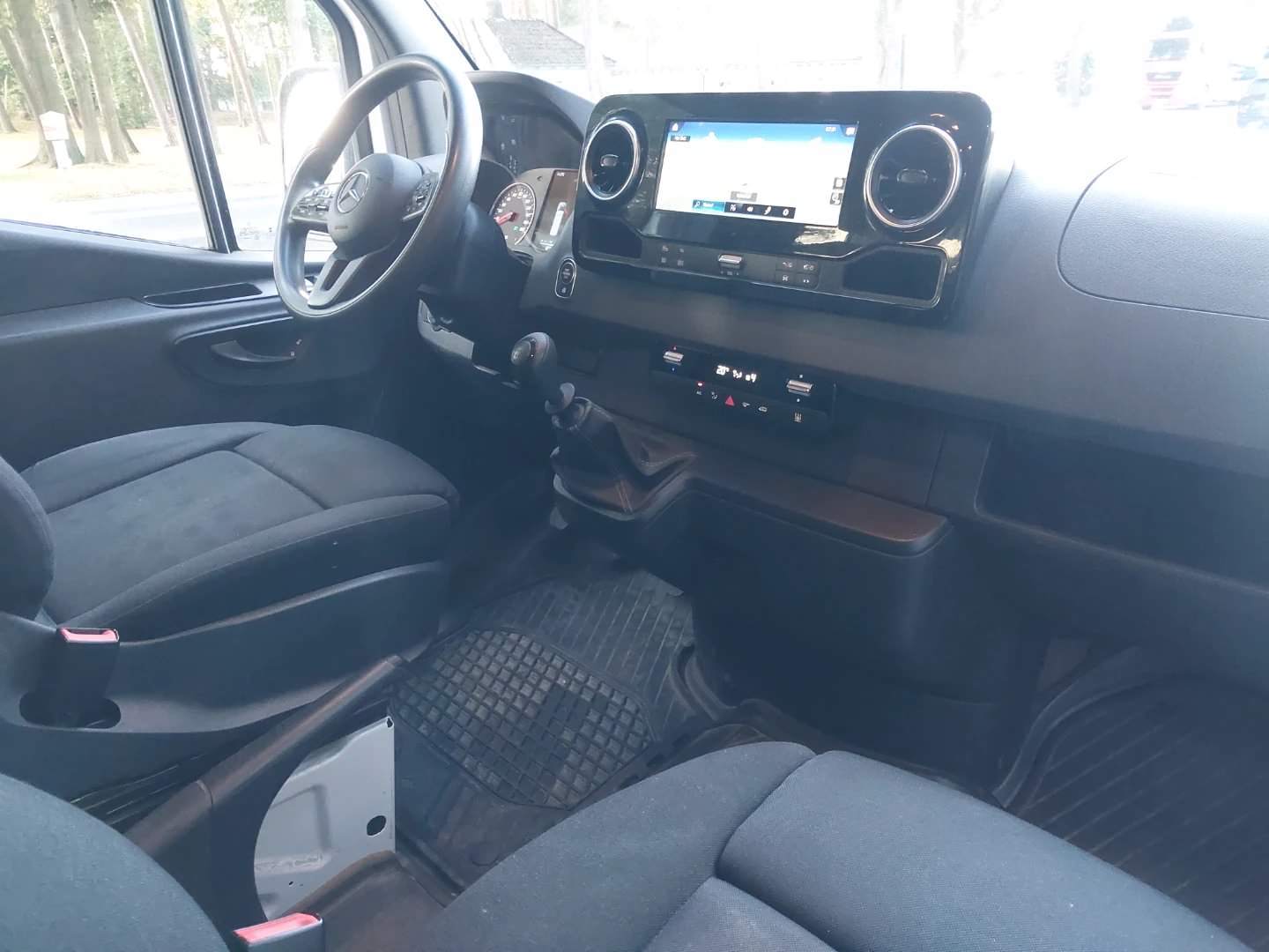 Mercedes-Benz Sprinter Doka Kasten 315 CDI MR photo