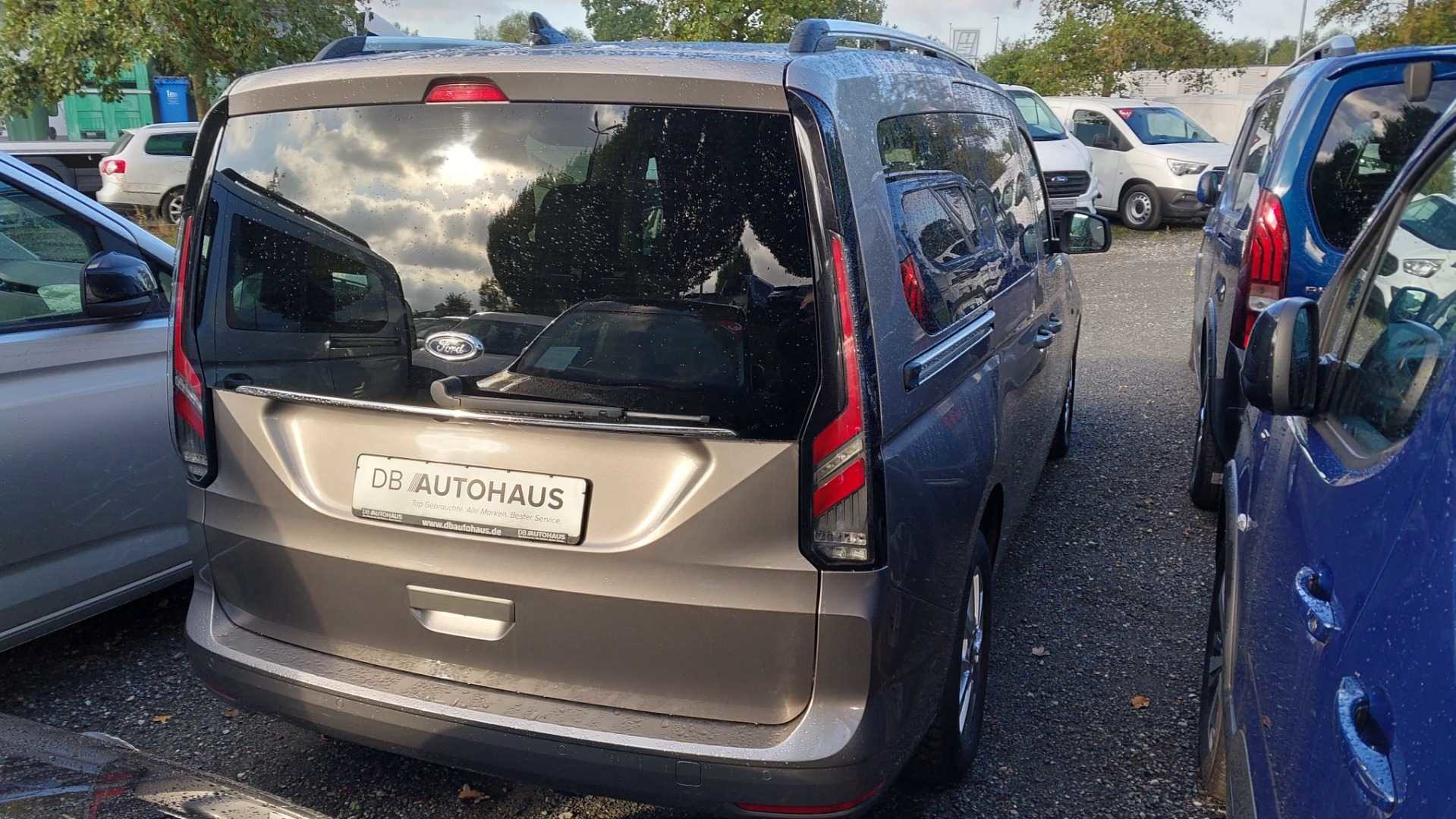 Ford Grand Tourneo Connect 2,0 EcoBlue Titanium photo