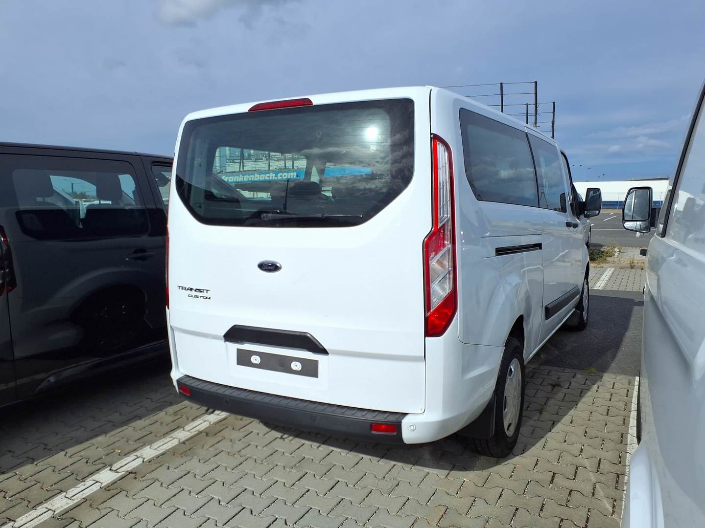 Ford Transit Custom 320 Kombi L2 2,0 EcoBlue Trend photo