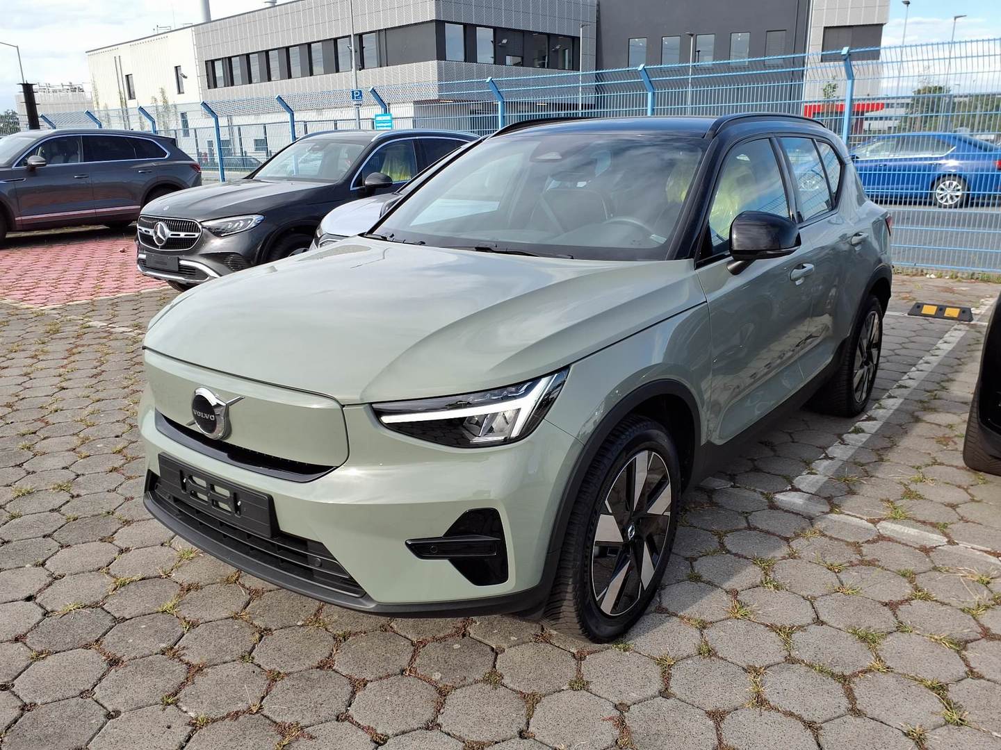 Volvo XC40 82 kWh Recharge Single Plus Extended Range