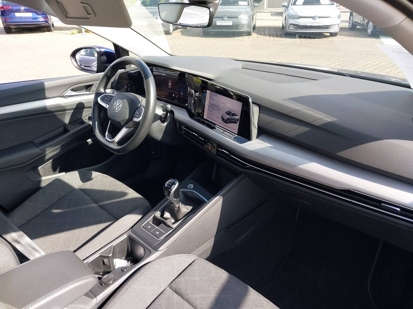 VW Golf Variant 1,0 TSI Life photo