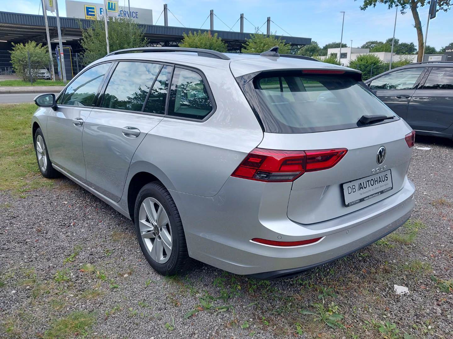 VW Golf Variant 1,0 TSI Life photo