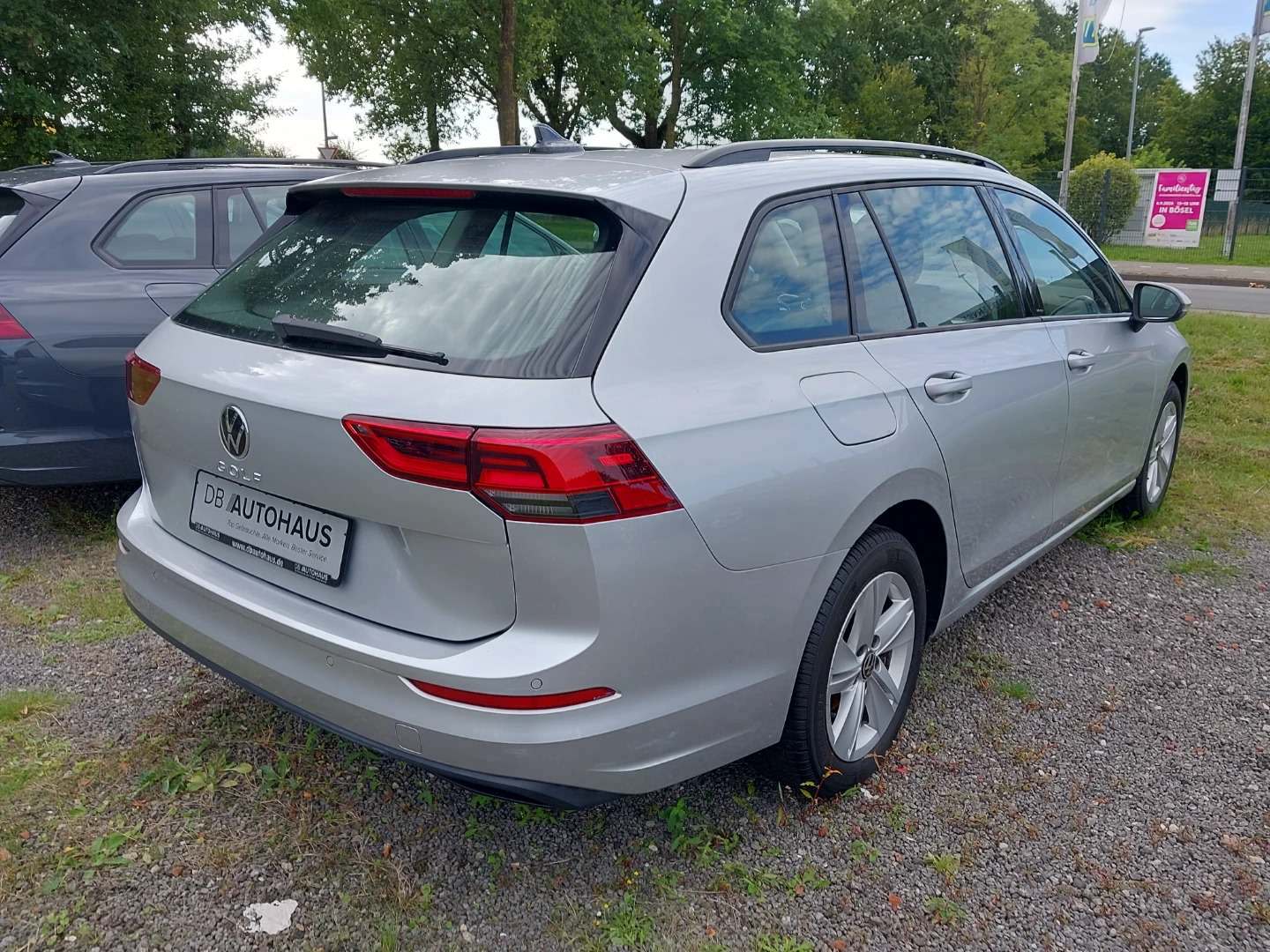 VW Golf Variant 1,0 TSI Life photo