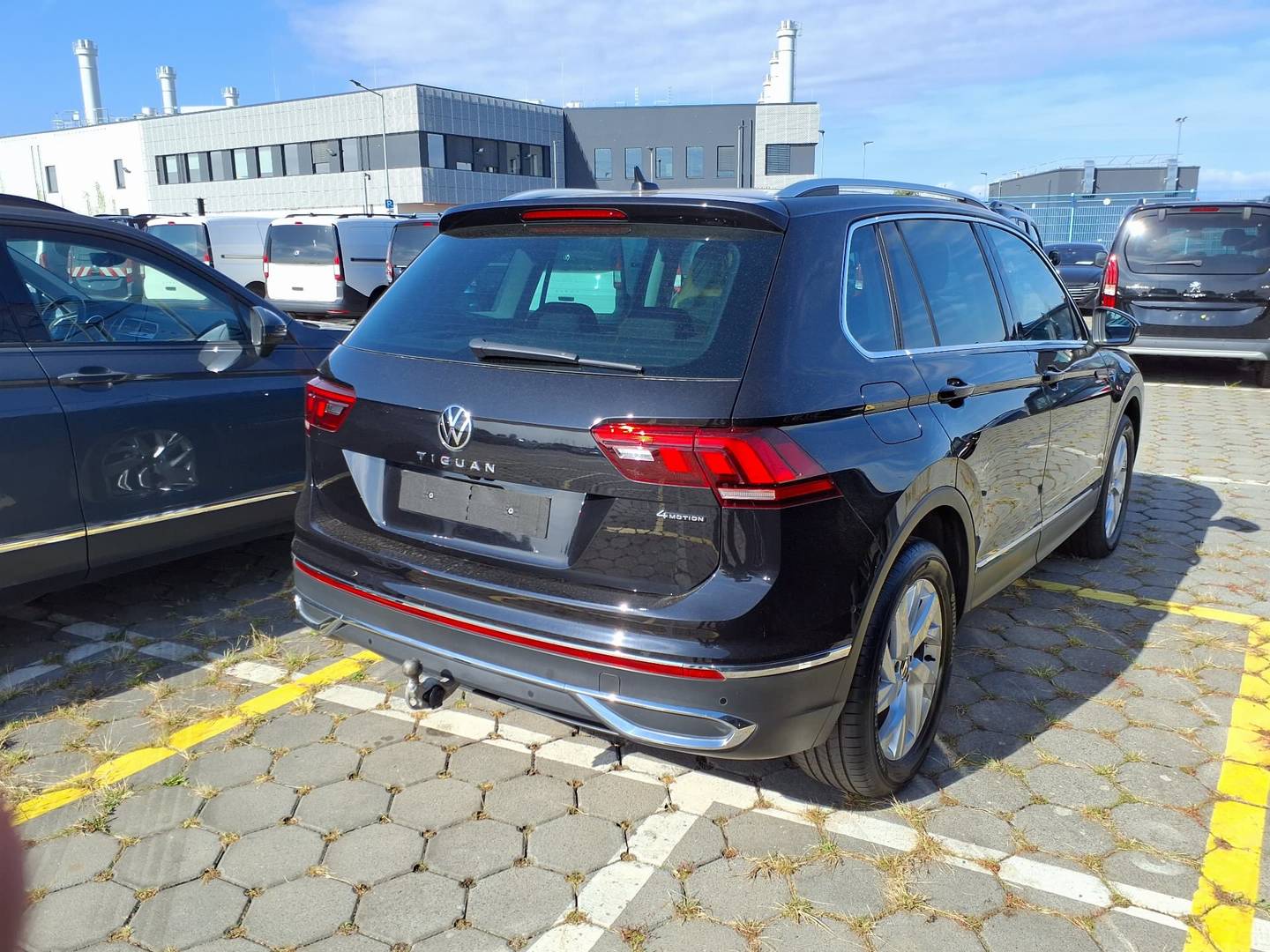 VW Tiguan 2,0 TSI 4MOTION DSG Elegance photo