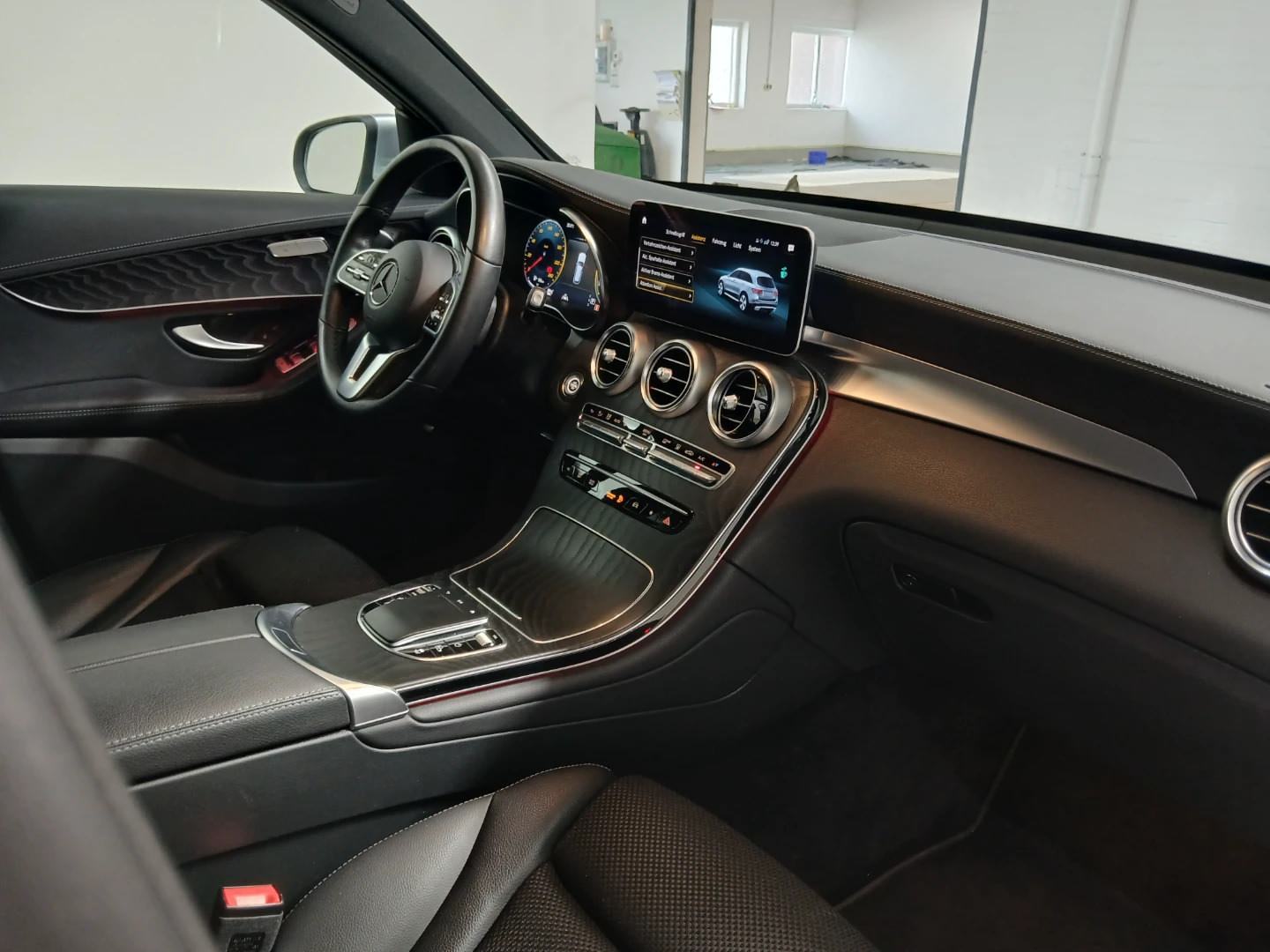 Mercedes-Benz GLC 300 de 4MATIC 9G-TRONIC photo