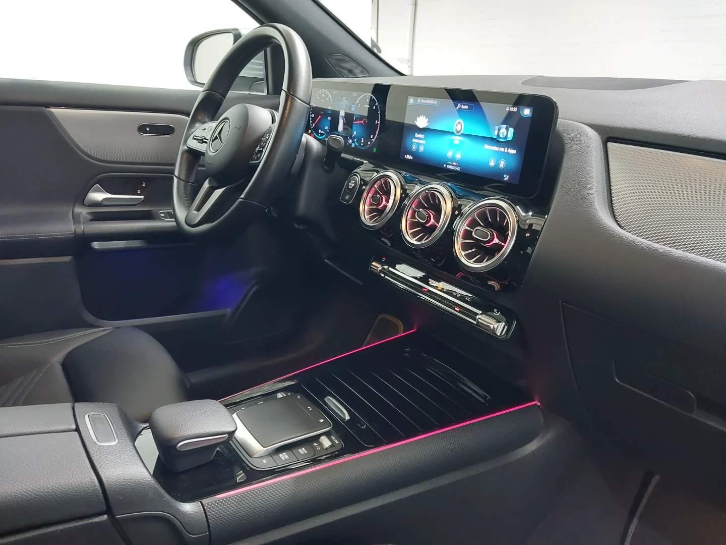 Mercedes-Benz GLA 200 d 8G-DCT Style photo