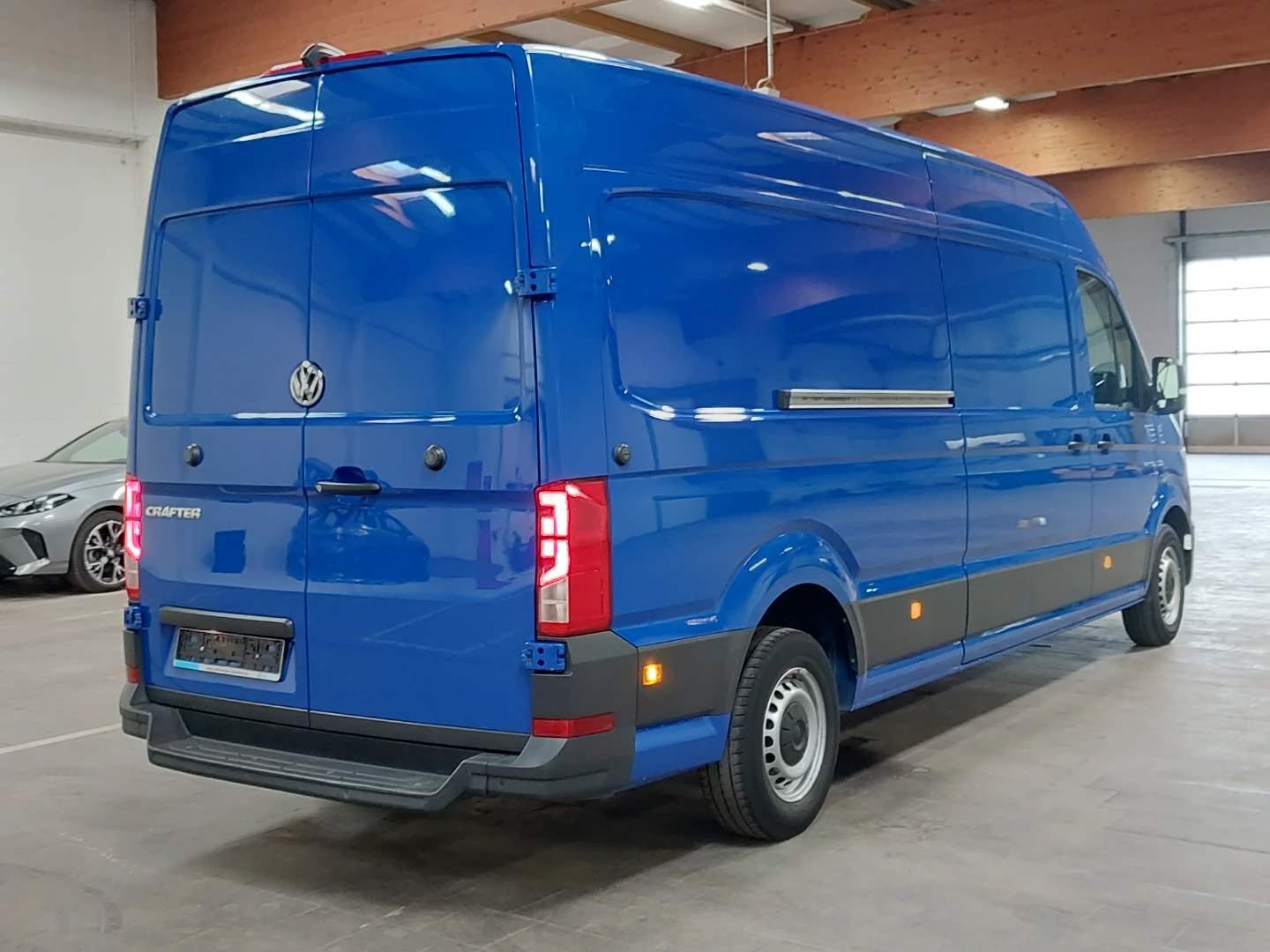 VW Crafter 35 Hochraumkasten LR 2,0 TDI lang photo
