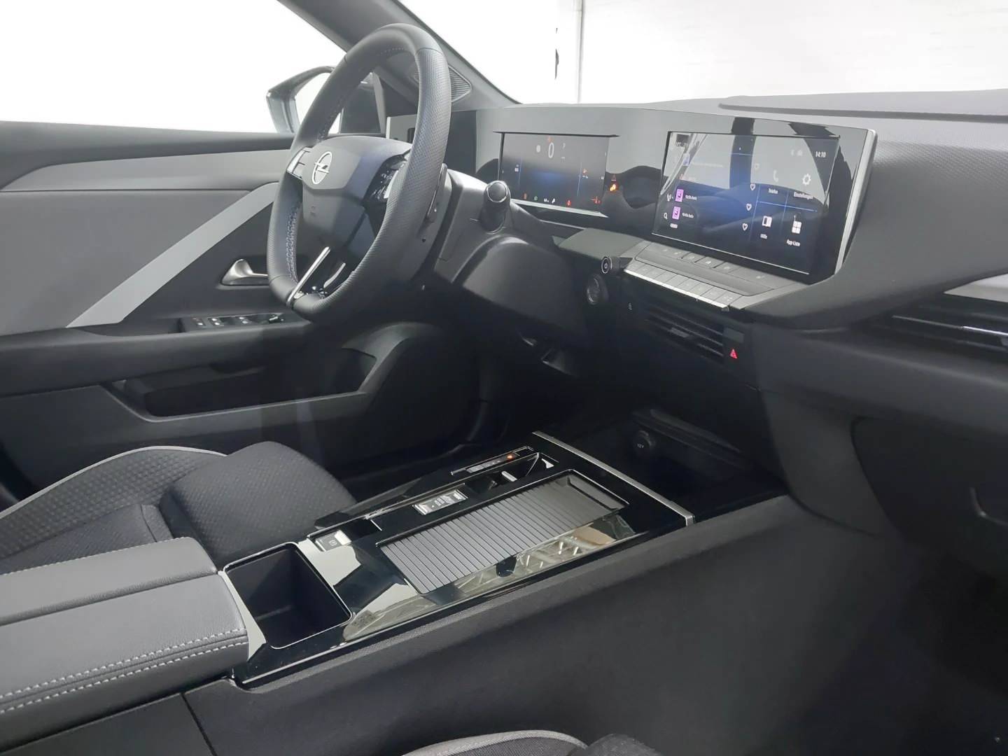 Opel Astra Sports Tourer 1,2 Edition photo