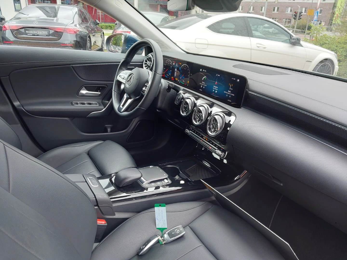 Mercedes-Benz CLA Shooting Brake 250 e Hybrid DCT Progressive photo