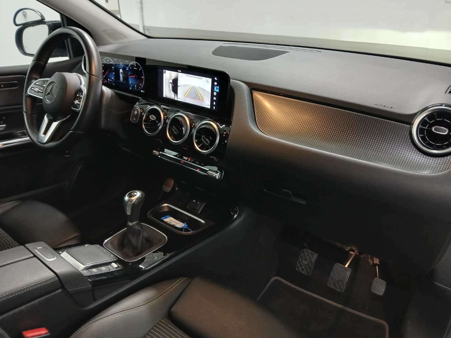 Mercedes-Benz B 180 d Progressive photo