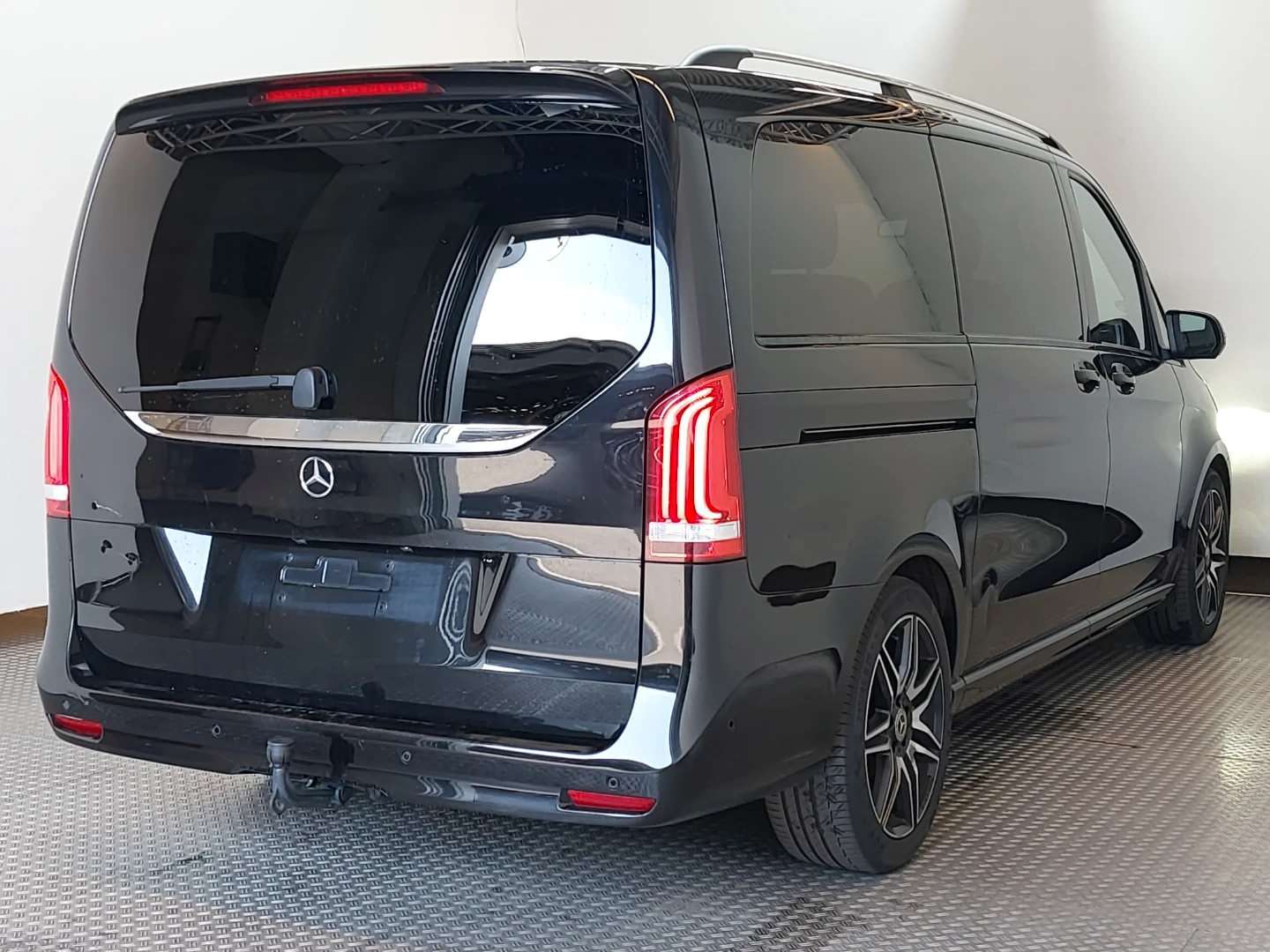 Mercedes-Benz V 300 d lang 9G-TRONIC Avantgarde Edition 2021 photo