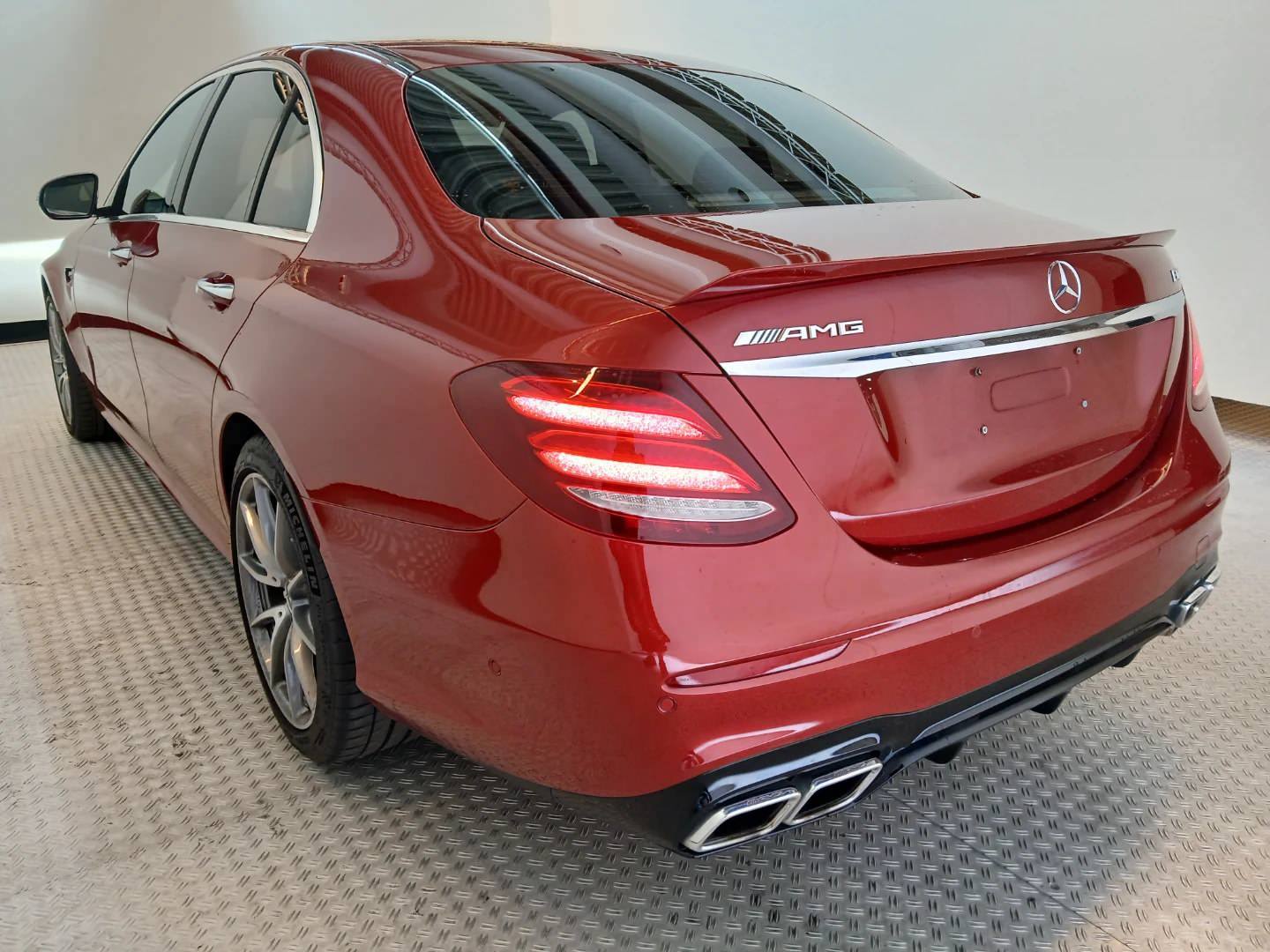 Mercedes-Benz E 63 AMG 4MATIC+ 9G-TRONIC photo