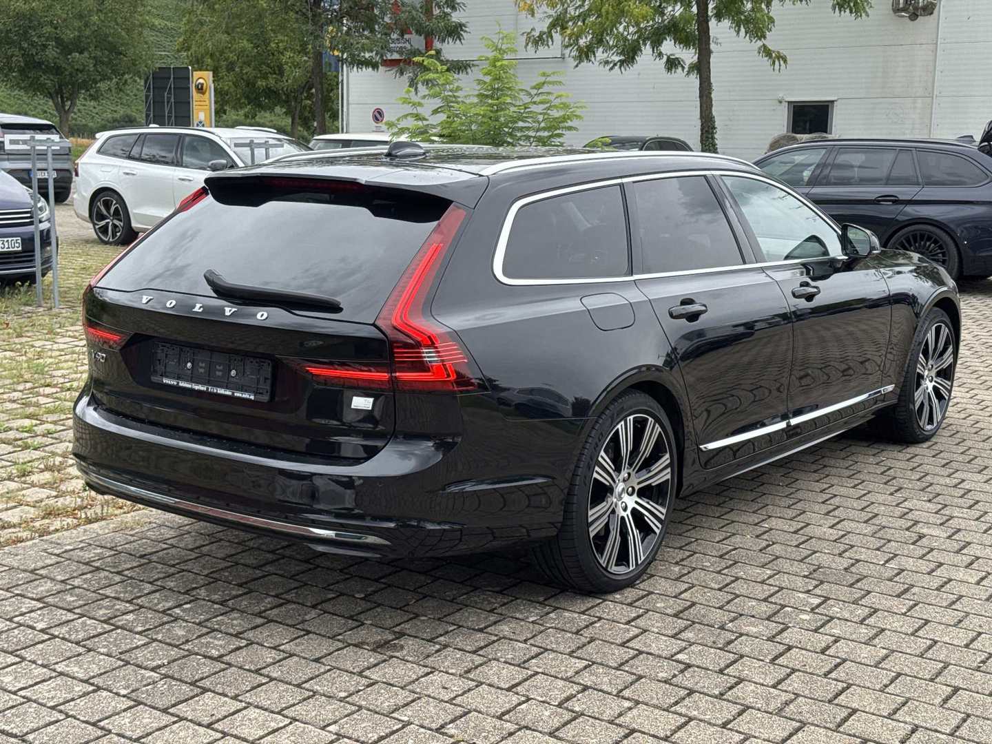 Volvo V90 T6 Recharge AWD Geartronic Core photo