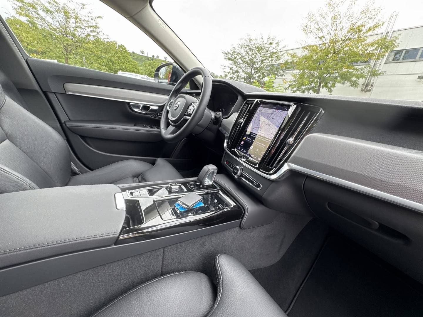 Volvo V90 T6 Recharge AWD Geartronic Core photo