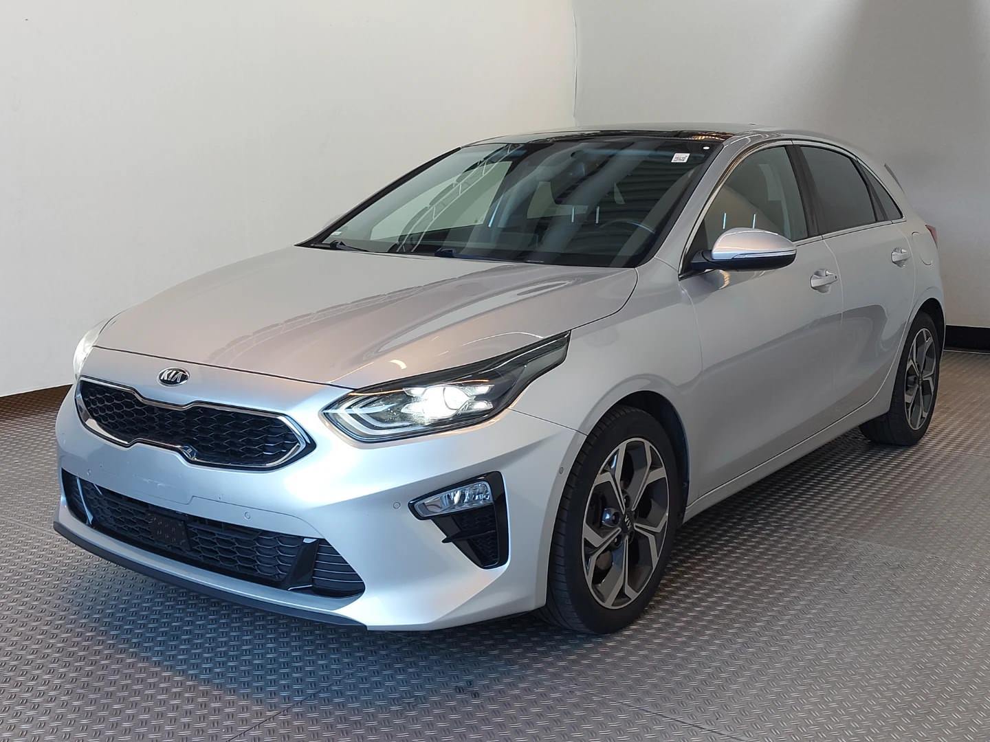 Kia Ceed 1,4 TGDI 7G-DCT Platinum Edition