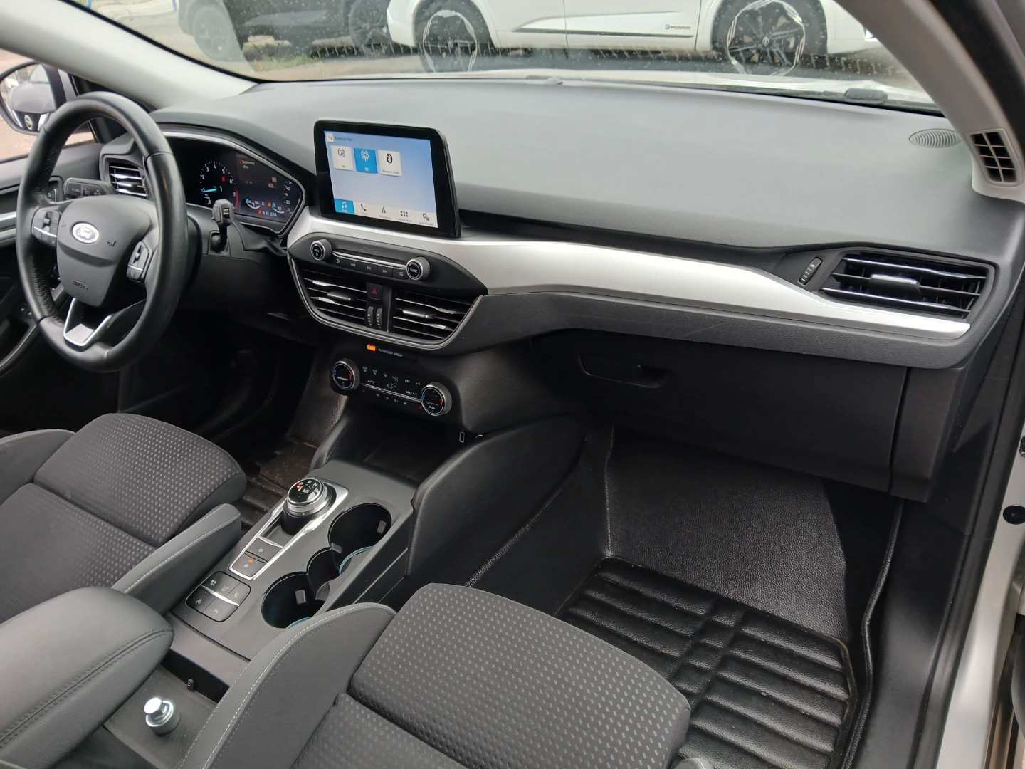 Ford Focus 1,0 EcoBoost Automatik Cool & Connect photo