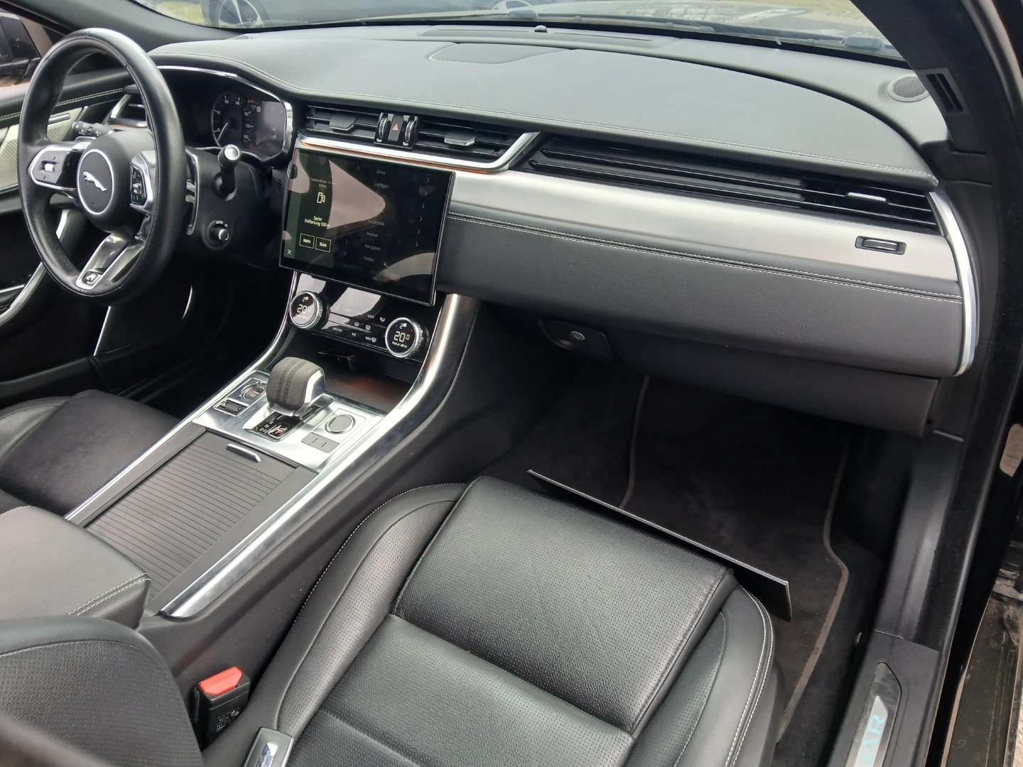 Jaguar XF P250 Automatik R-Dynamic photo