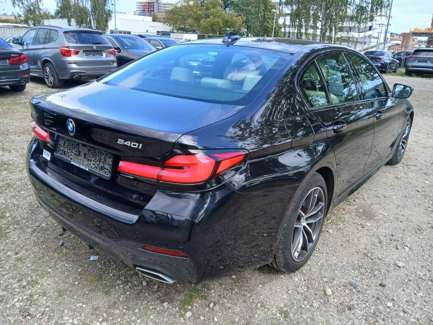 BMW 540i xDrive Steptronic photo