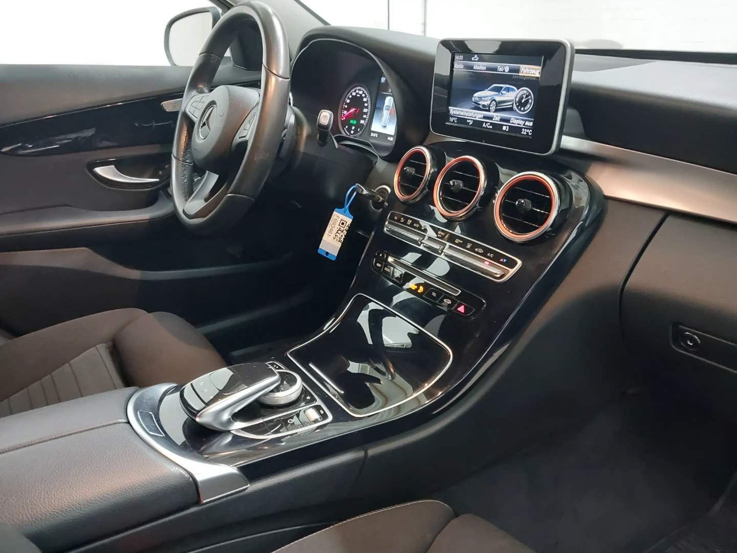 Mercedes-Benz C 180 CGI T 9G-TRONIC photo