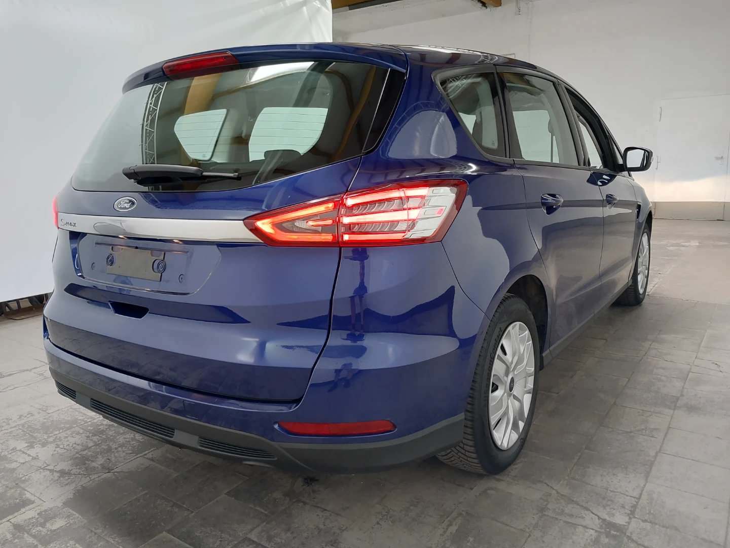 Ford S-MAX 1,5 EcoBoost Trend photo