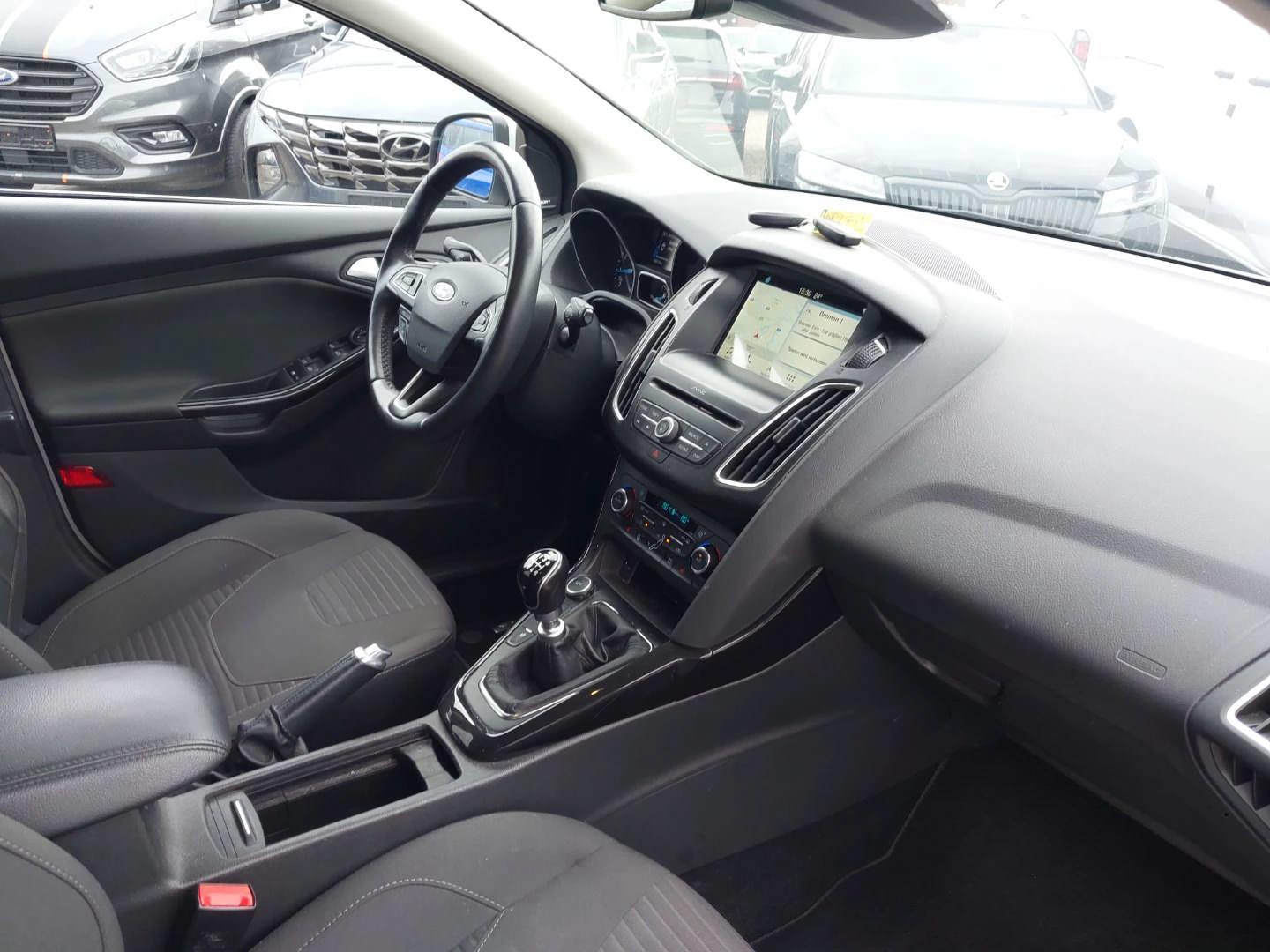 Ford Focus Turnier 1,0 EcoBoost Titanium photo