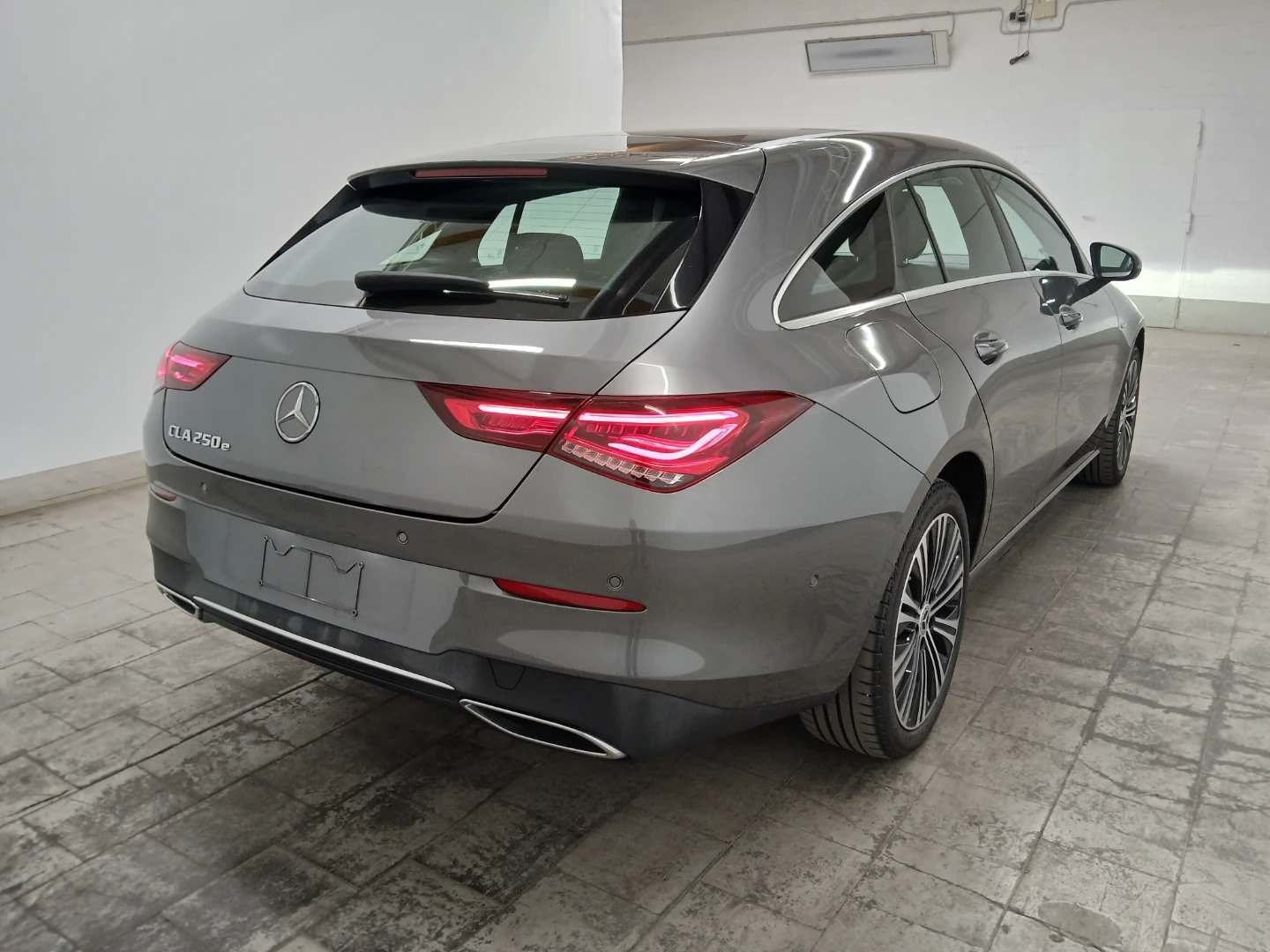 Mercedes-Benz CLA 250 e Shooting Brake 8G-DCT Progressive photo