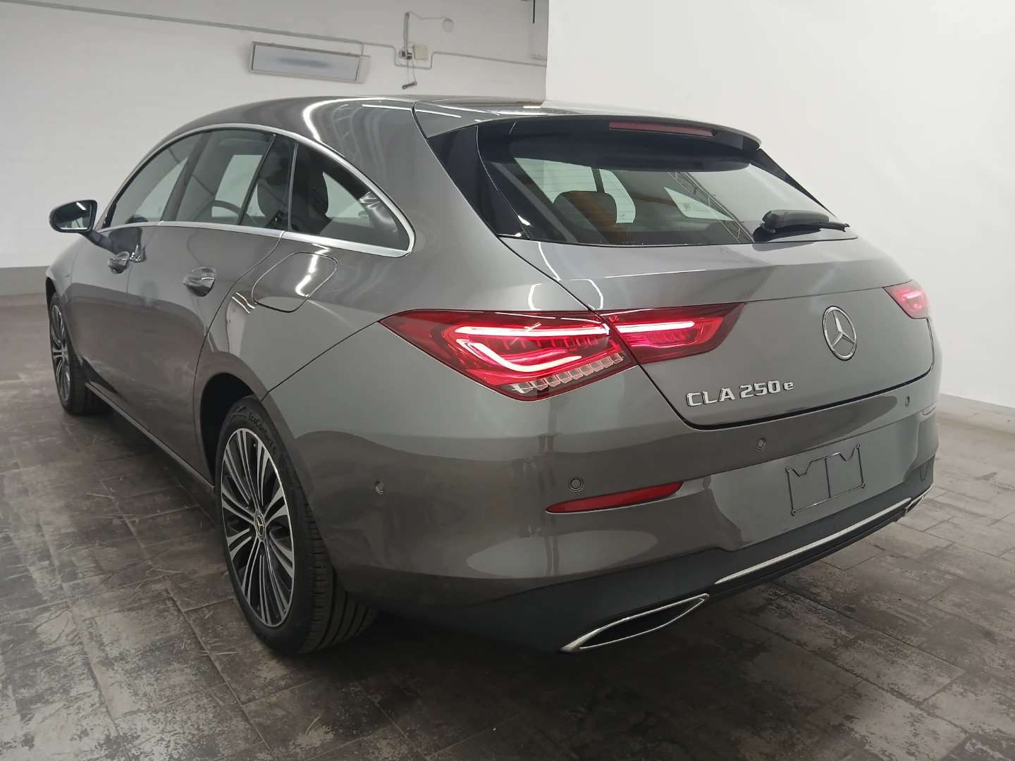 Mercedes-Benz CLA 250 e Shooting Brake 8G-DCT Progressive photo