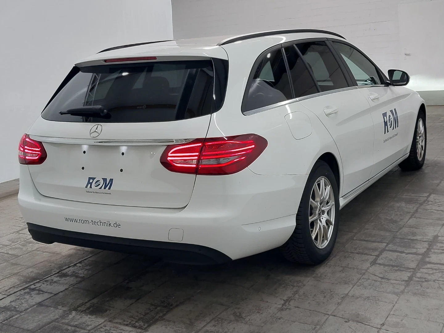 Mercedes-Benz C 180 T d 9G-TRONIC photo