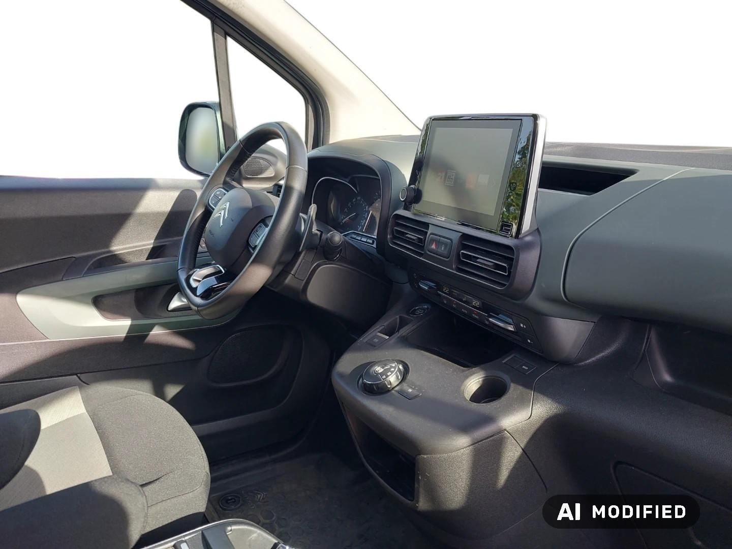 Citroën Berlingo 1,5 Blue-HDI Automatik Shine photo