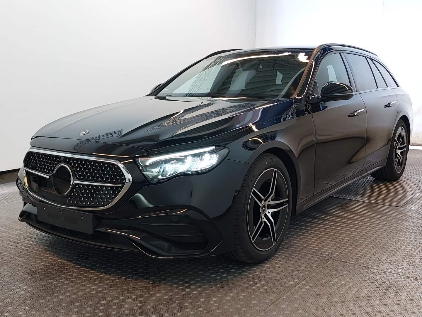 Mercedes-Benz E 200 T 9G-TRONIC  AMG Line
