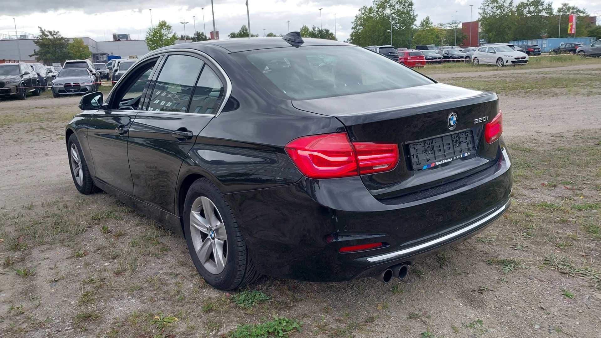 BMW 320i Steptronic Luxury Line photo
