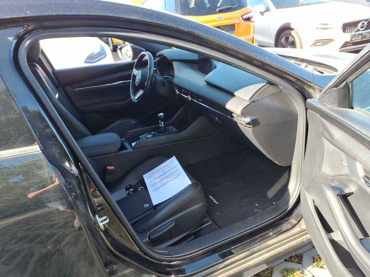 Mazda 3 Skyactiv-X 186 GT photo