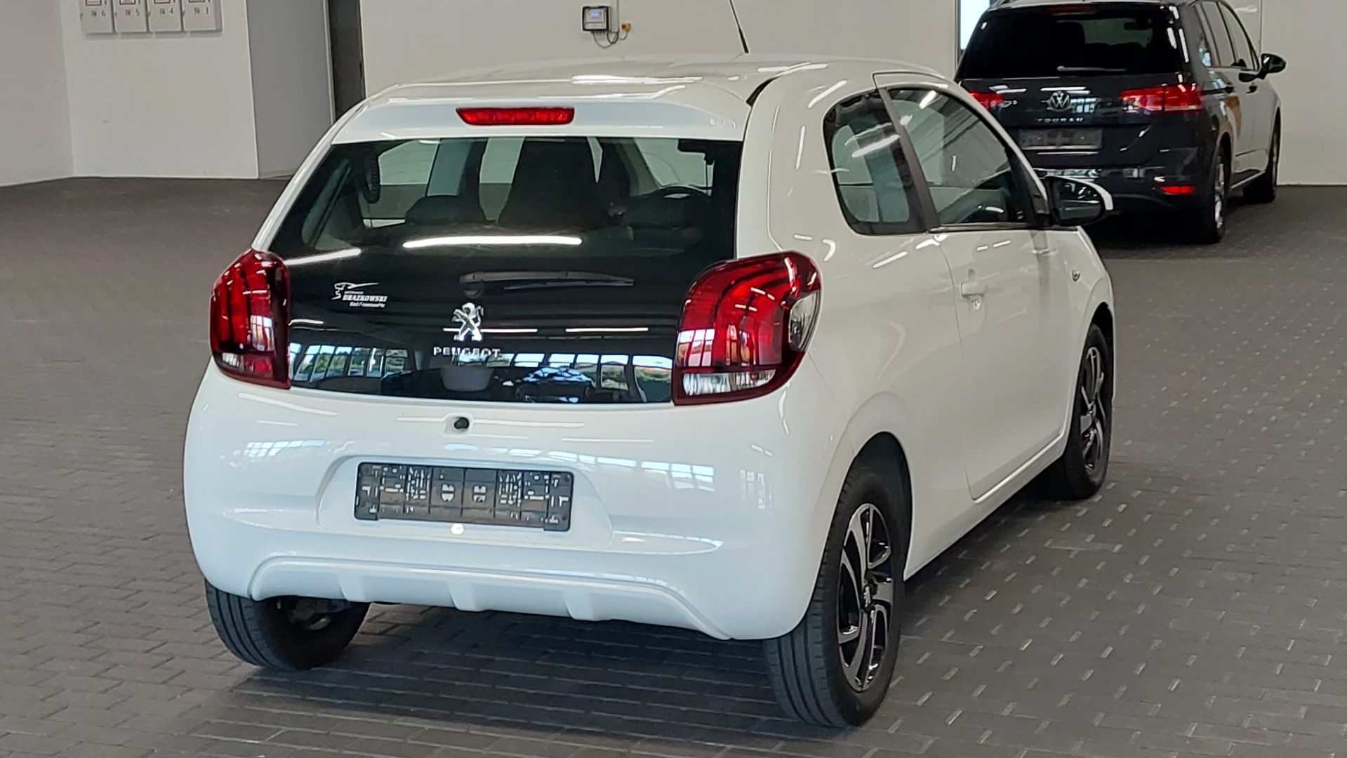 Peugeot 108 1,0 VTi Allure photo
