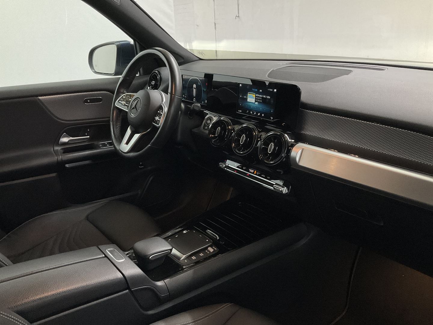 Mercedes-Benz GLB 220 d Automatik photo